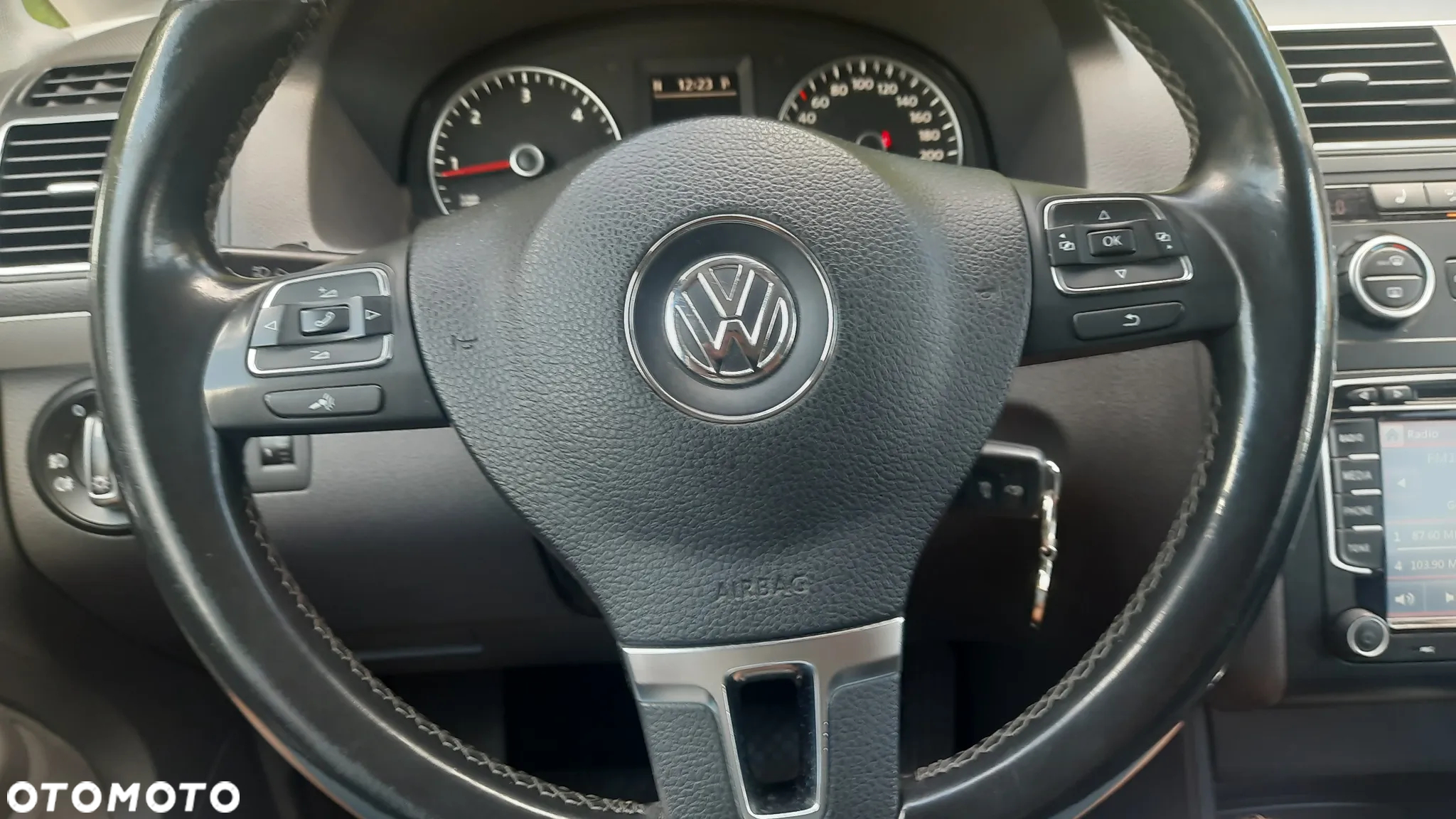 Volkswagen Touran 2.0 TDI DPF BlueMotion Technology DSG Life - 9