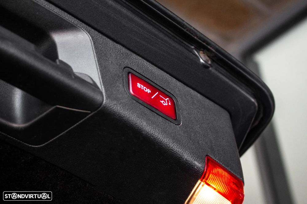 Mercedes-Benz E 300 Bluetec Hybrid Avantgarde - 29