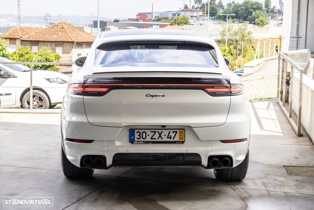 Porsche Cayenne Coupé E-Hybrid - 6