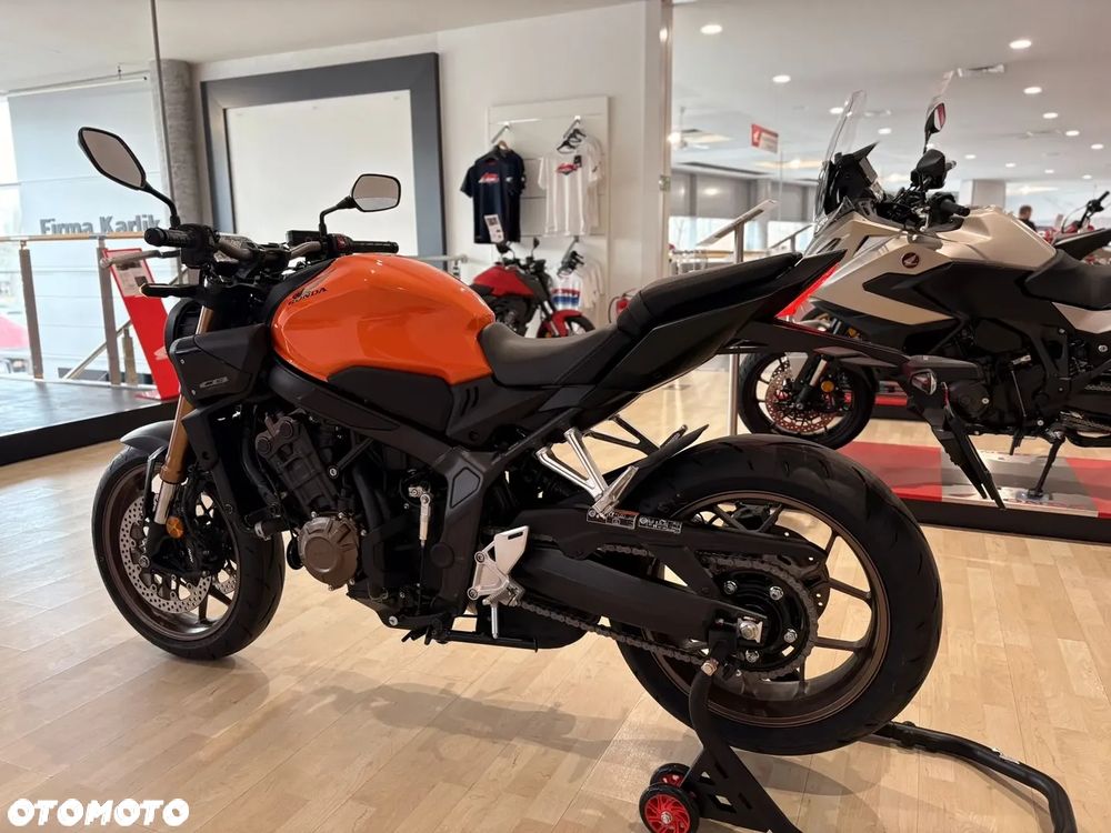 Honda CB - 8