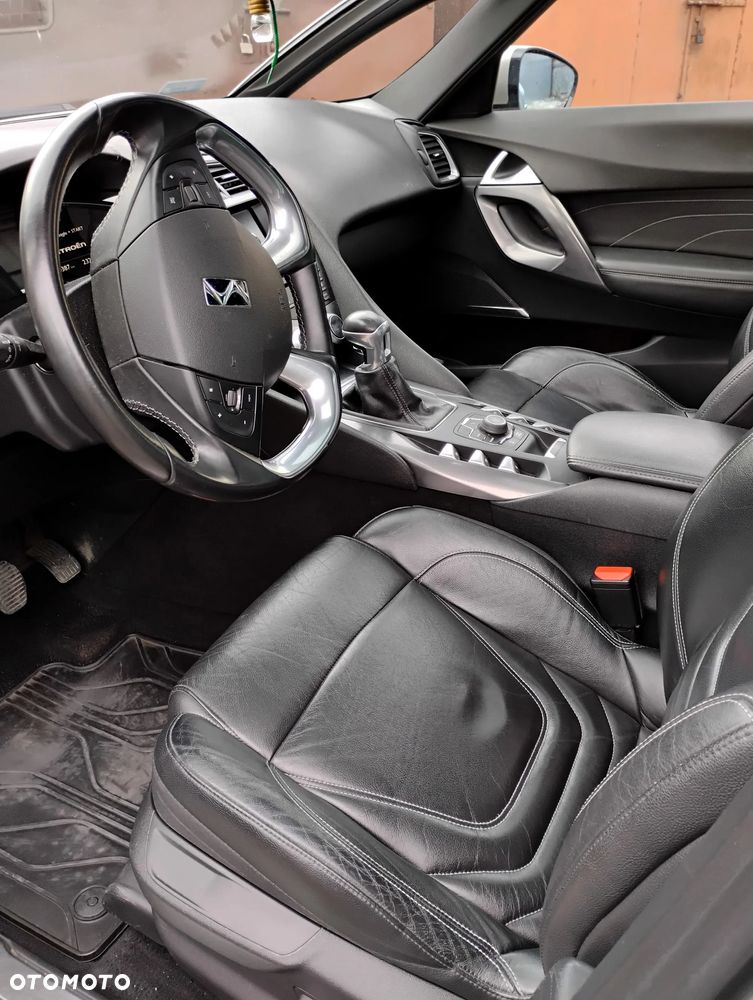 Citroën DS5 1.6 THP SoChic - 8