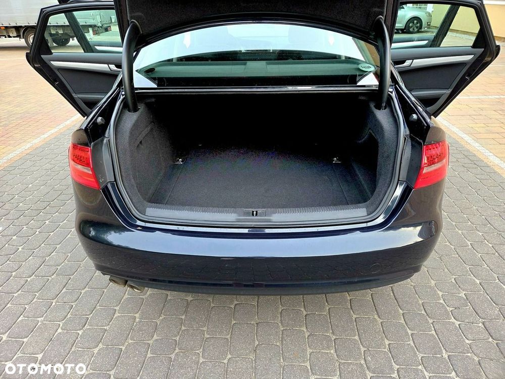 Audi A4 Limousine - 12