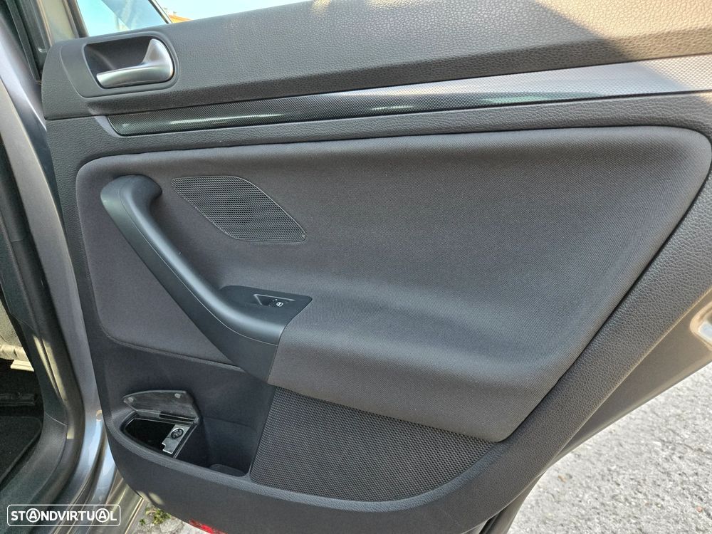 VW Golf Variant 1.6 TDi Confortline - 31