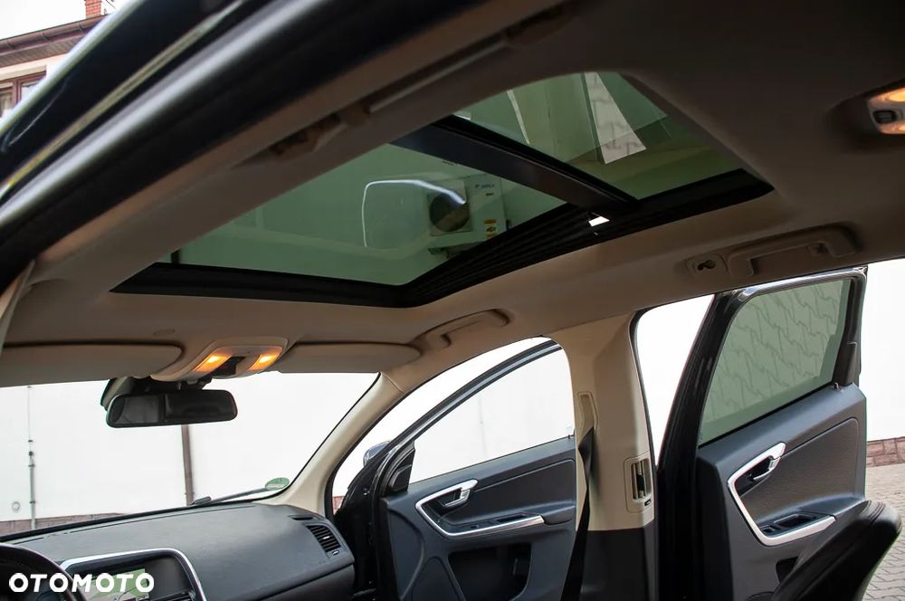Volvo XC 60 D5 AWD Geartronic Momentum - 39