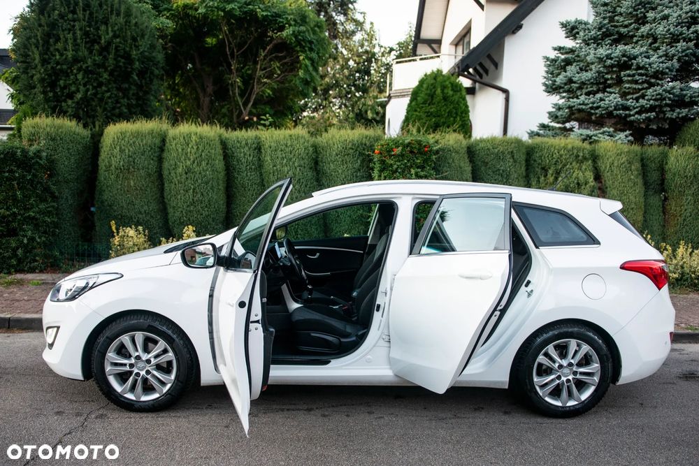 Hyundai i30 i30cw 1.6 Fifa World Cup Edition - 16
