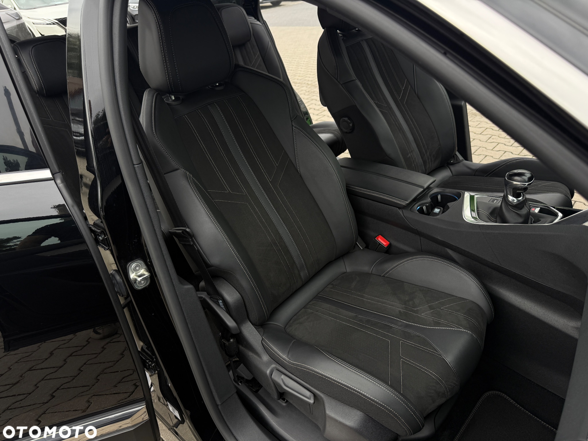 Peugeot 5008 1.5 BlueHDi GT S&S - 32
