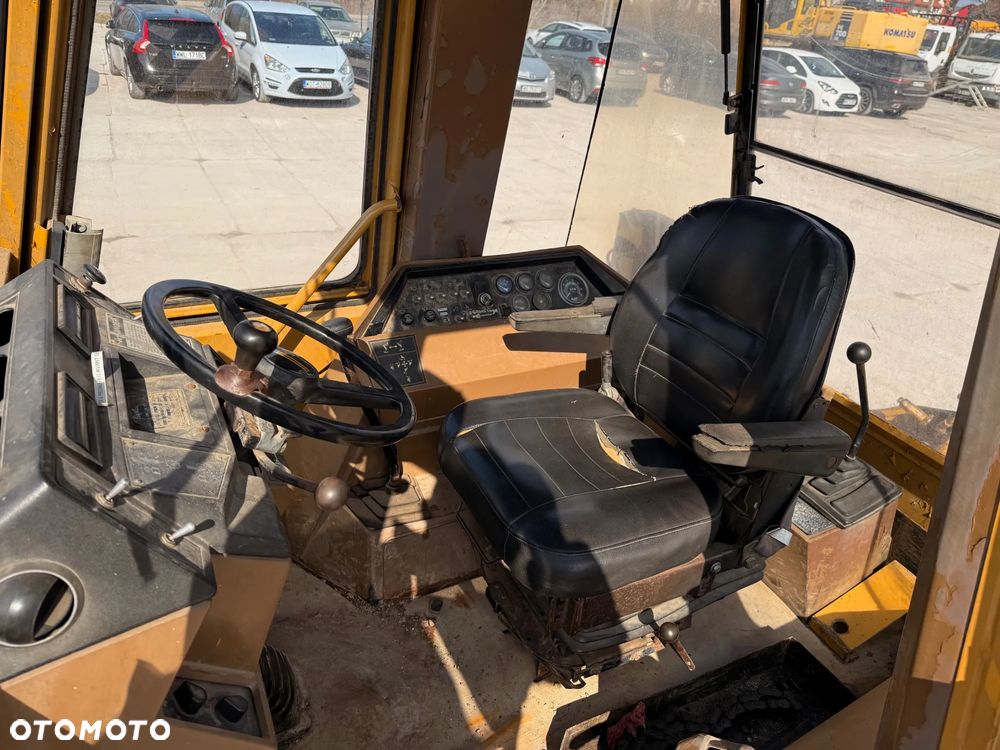 Caterpillar 428 Koparko Ładowarka 3 Łyżki - 18