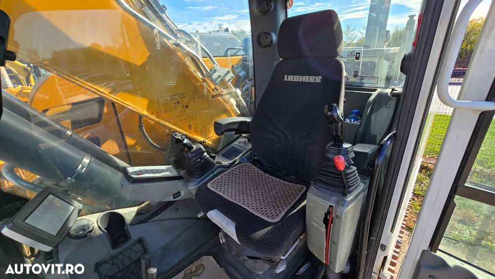 Liebherr R926 Comp - 5