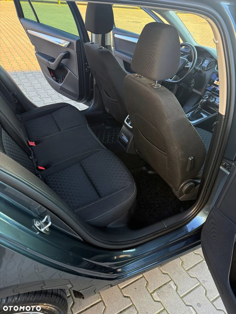 Skoda Octavia 1.6 TDI Drive DSG - 9