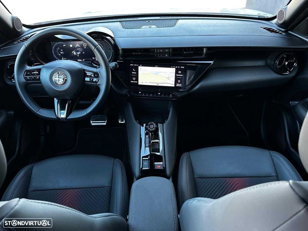 Alfa Romeo Junior 1.2 Speciale eDCT6 — fotografia 24