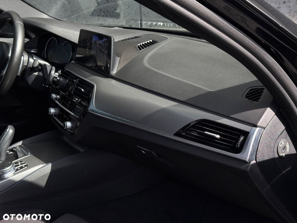 BMW Seria 5 530i xDrive M Sport sport - 22