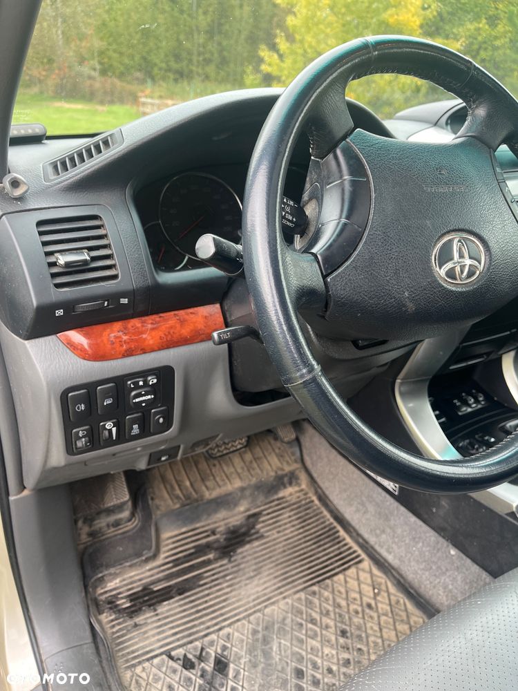 Toyota Land Cruiser - 11