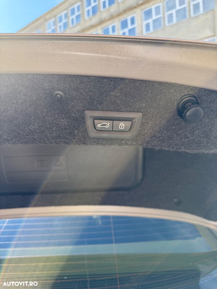 BMW Seria 5 520d xDrive - 10