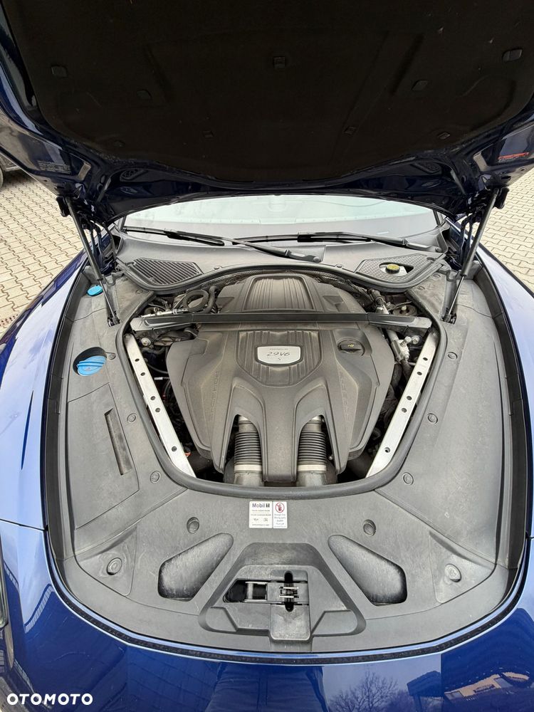 Porsche Panamera 4S - 17
