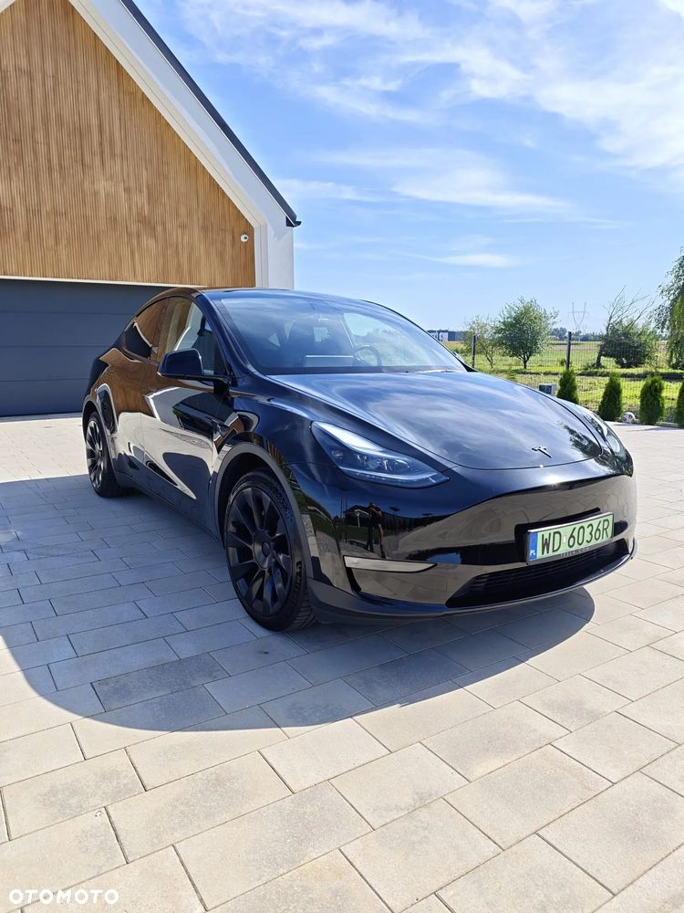 Tesla Model Y Long Range AWD - 3