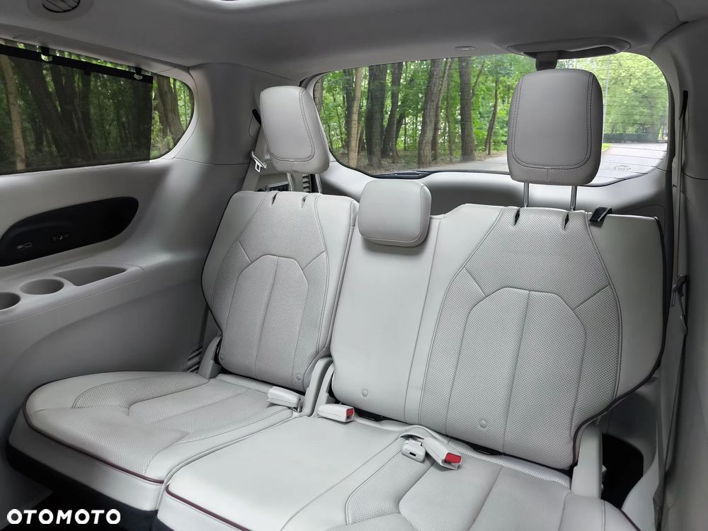 Chrysler Pacifica - 18