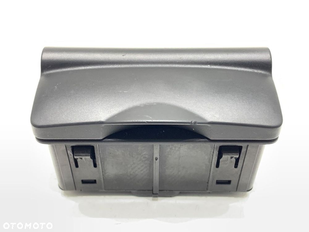 GNIAZDO USB - 110.00 PLN - RENAULT MEGANE III Grandtour (KZ0/1) 2008 - 2022 1.9 dCi (KZ0J, KZ0N, - 1