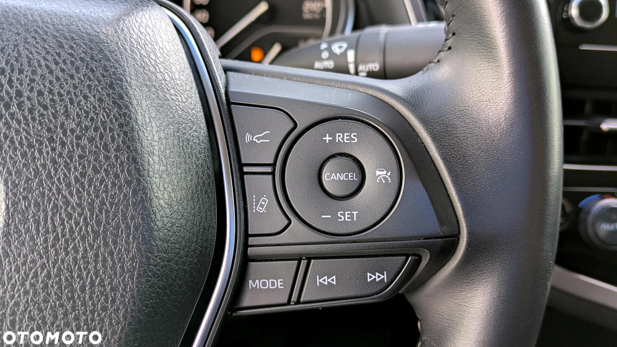 Toyota Camry 2.5 Hybrid Comfort CVT - 16