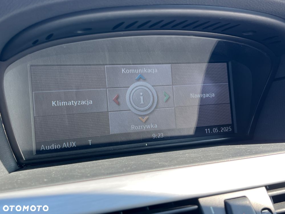 BMW Seria 5 525i xDrive Touring - 31
