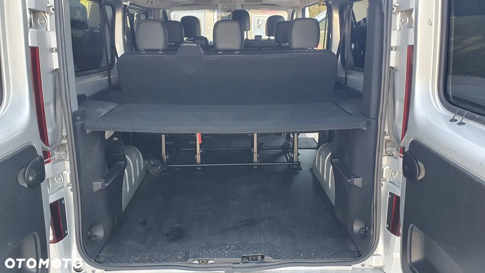 Opel Vivaro - 11