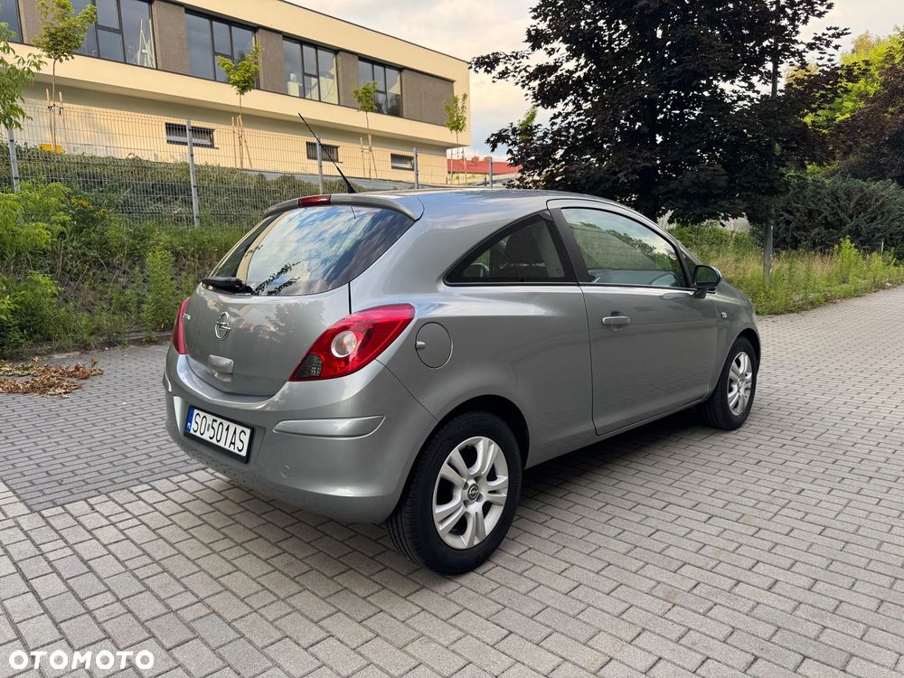 Opel Corsa 1.2 16V Enjoy - 4