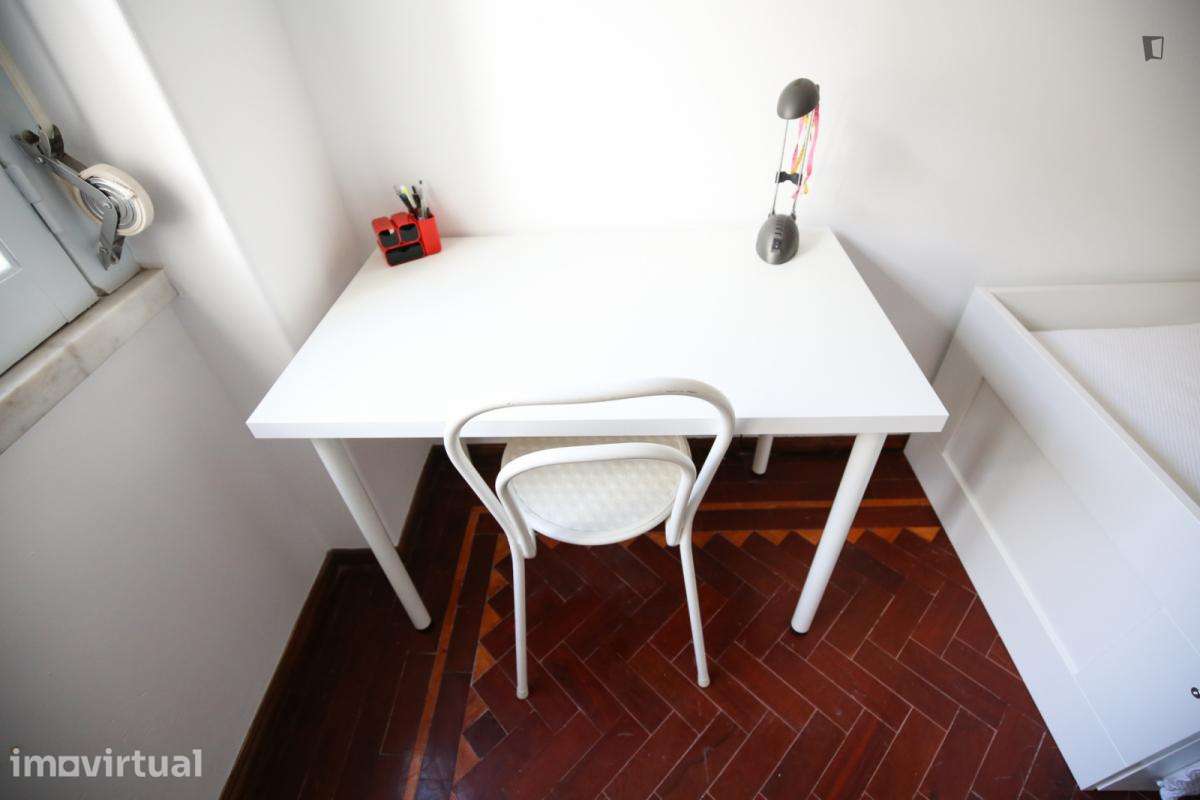 Quarto - localizado em Paço de Arcos Lisbon - Grande imagem: 4/25
