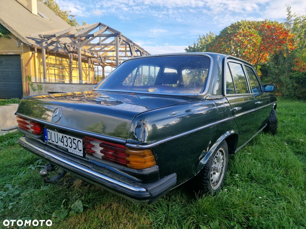 Mercedes-Benz W123 - 22