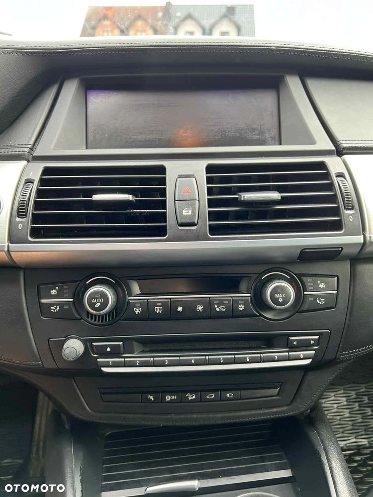 BMW X6 xDrive40d - 16