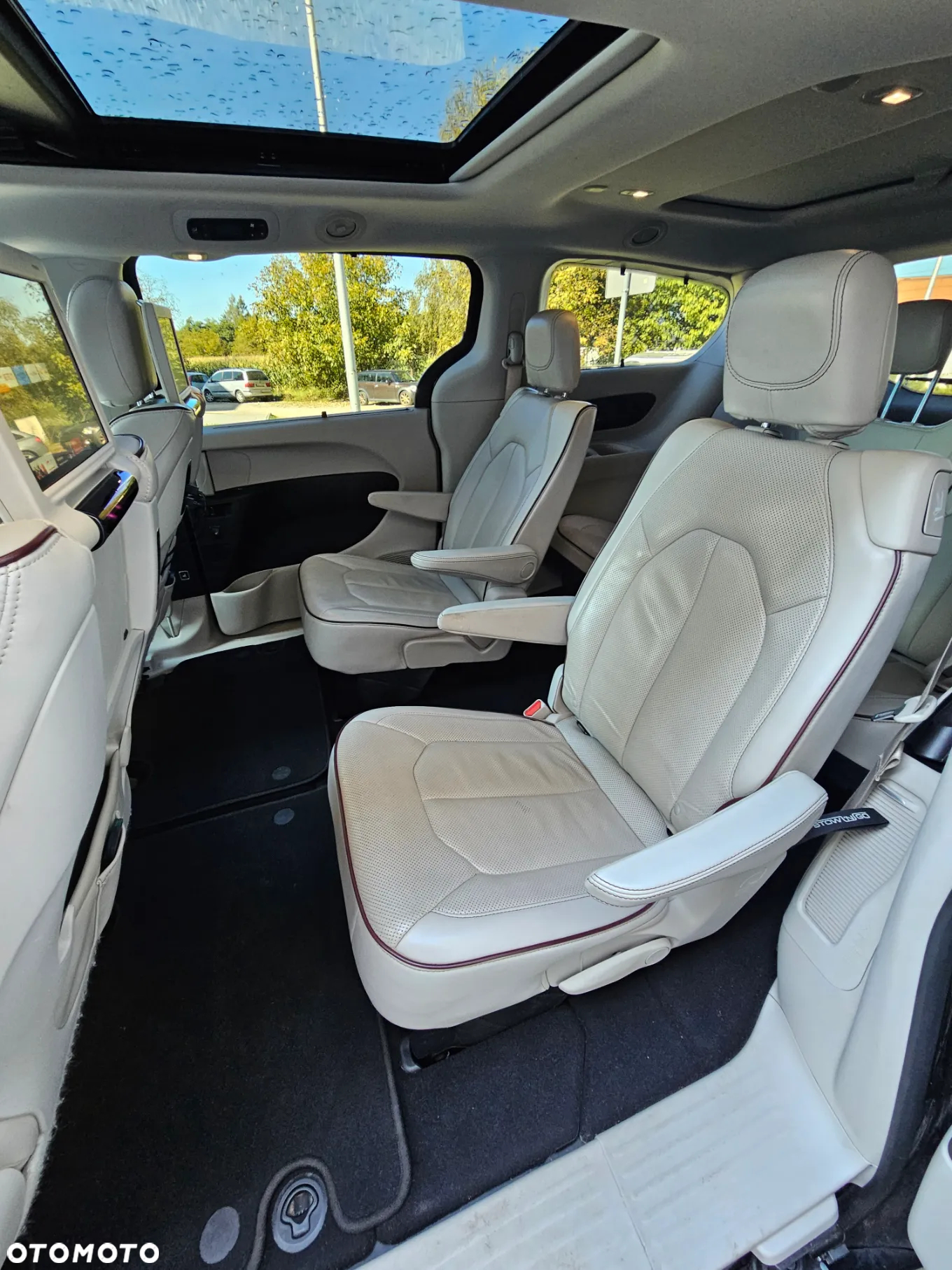 Chrysler Pacifica - 15