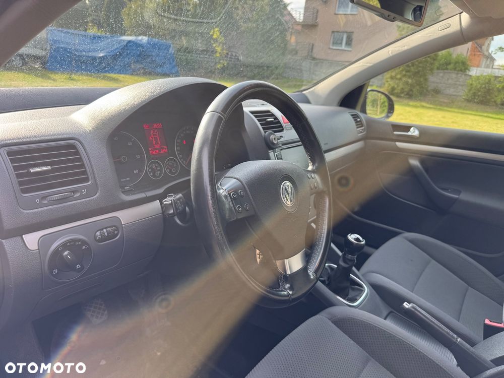 Volkswagen Golf 1.9 TDI DPF Edition BlueMotion - 3