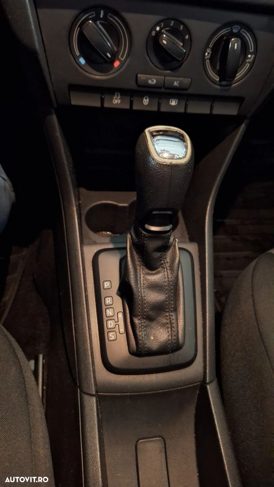 Skoda RAPID 1.4 TSI DSG Ambition - 11