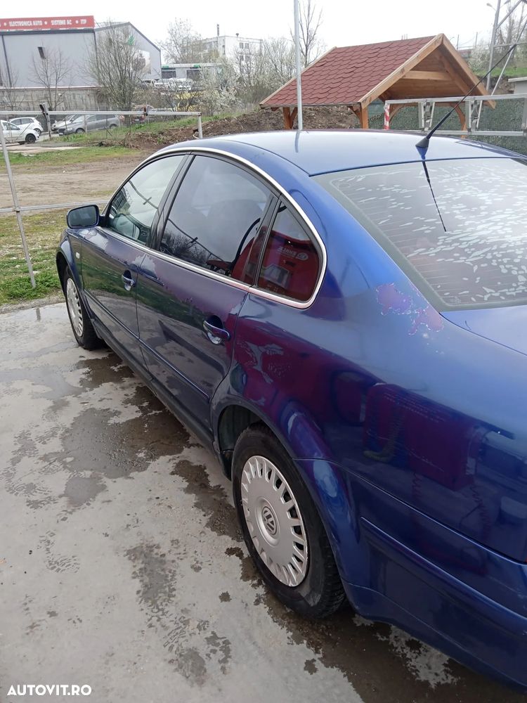 Volkswagen Passat 1.8 Comfortline - 5