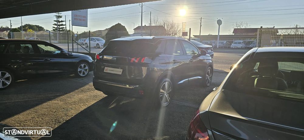 Peugeot 3008 Plug-In Hybrid 225 e-EAT8 Allure Pack - 28