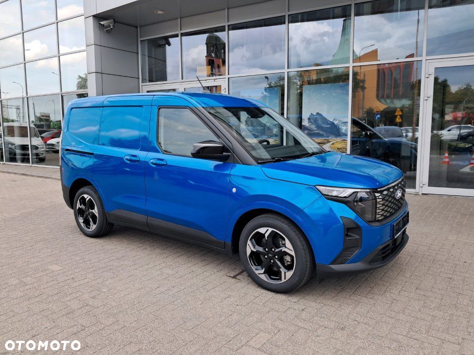 Ford Transit Courier - 10