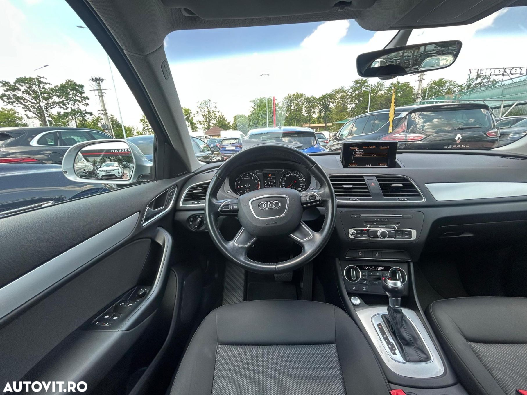 Audi Q3 1.4 TFSI Stronic Design - 11