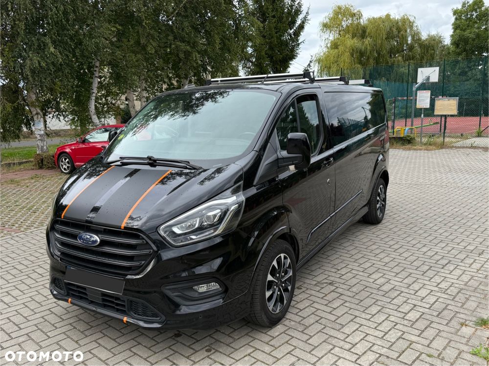 Ford Custom Sport - 2