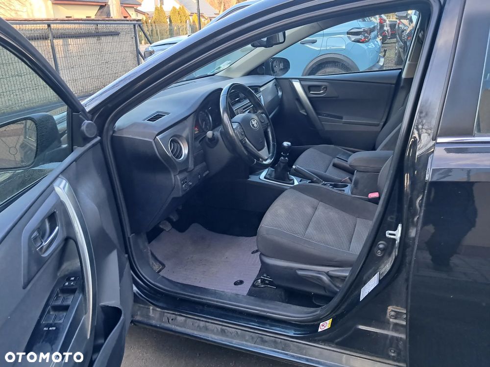 Toyota Auris - 5