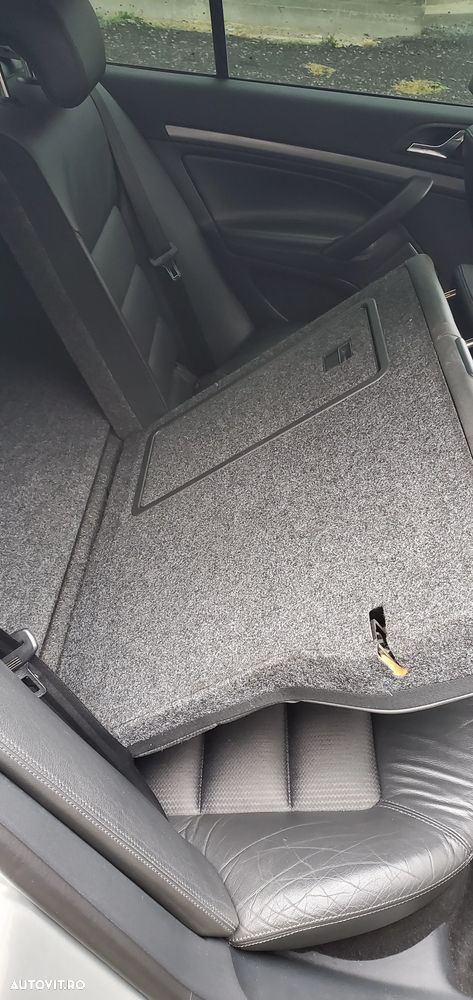 Skoda Octavia 2.0 FSI Laurin & Klement - 26