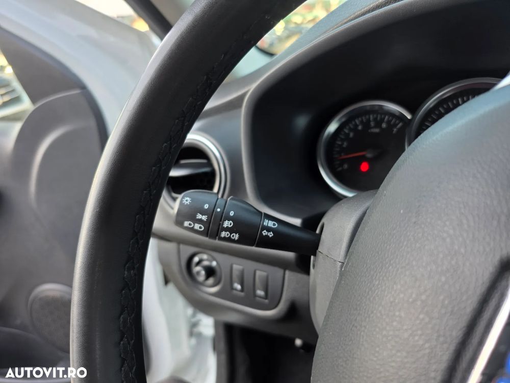 Dacia Logan MCV 0.9 TCe 90 CP Laureate - 12