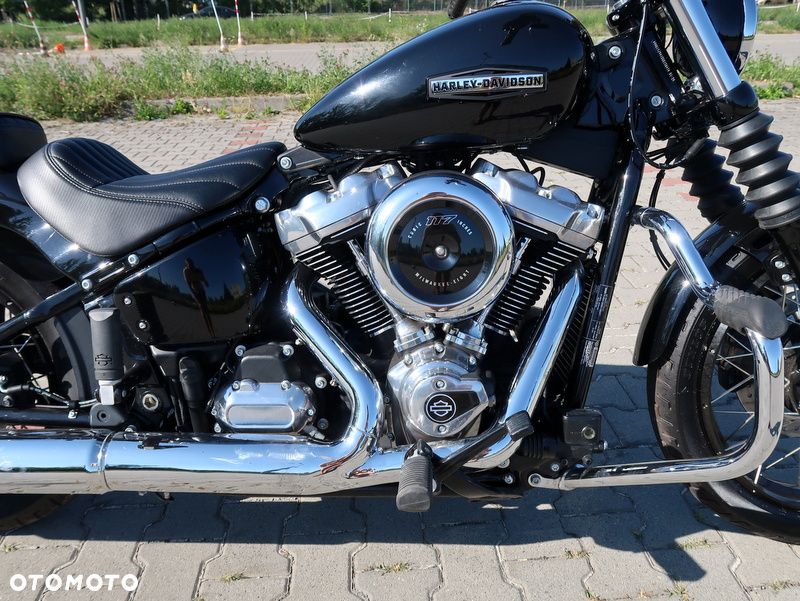 Harley-Davidson Softail Street Bob - 15