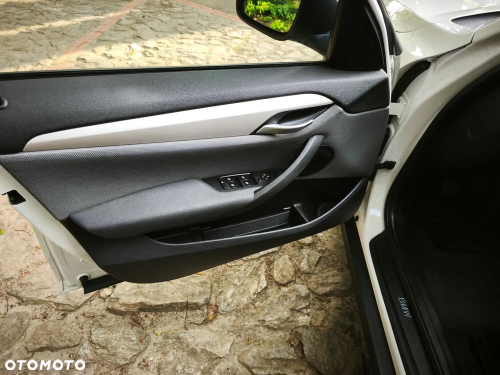 BMW X1 sDrive20d - 12