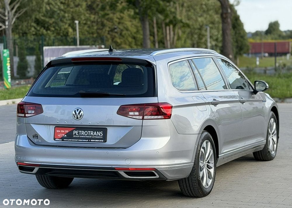 Volkswagen Passat - 10