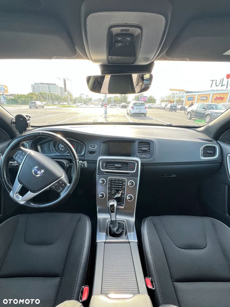 Volvo V60 D3 Drive-E Dynamic Edition (Momentum) - 4