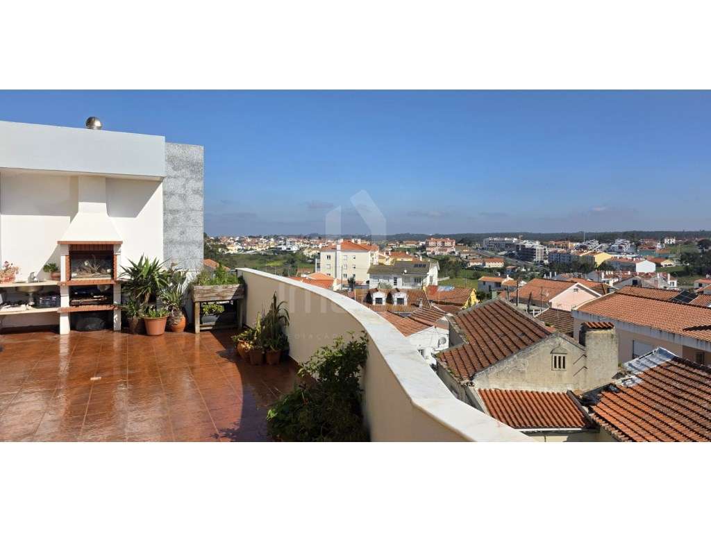 Apartamento T4+1 com terraço no centro da vila de Mafra - Grande imagem: 2/38
