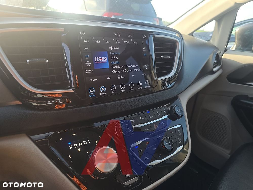 Chrysler Pacifica - 9