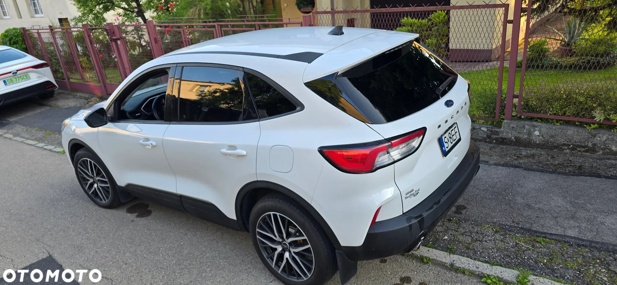 Ford Kuga 2.5 FHEV AWD Titanium - 11