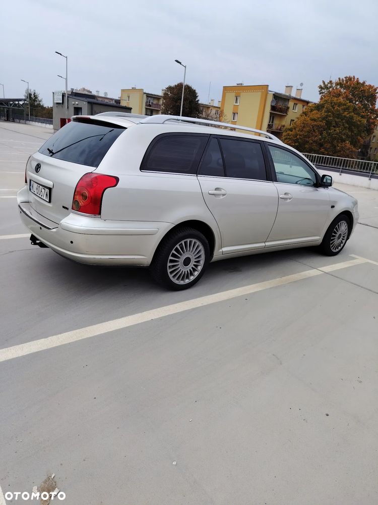 Toyota Avensis - 22