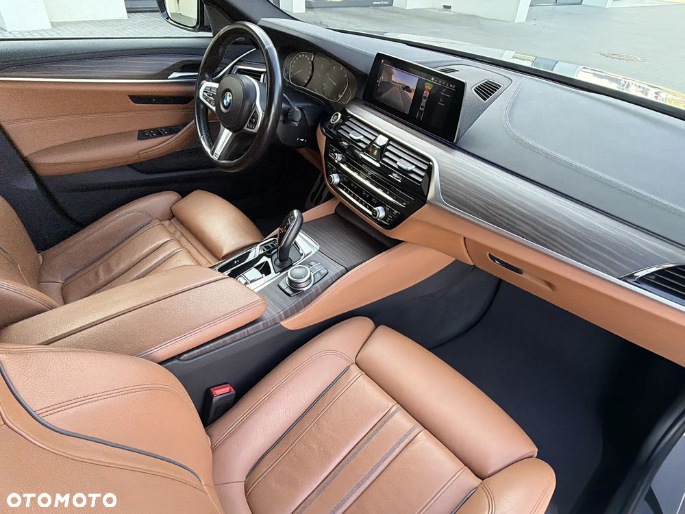 BMW Seria 5 520d xDrive M Sport sport - 17