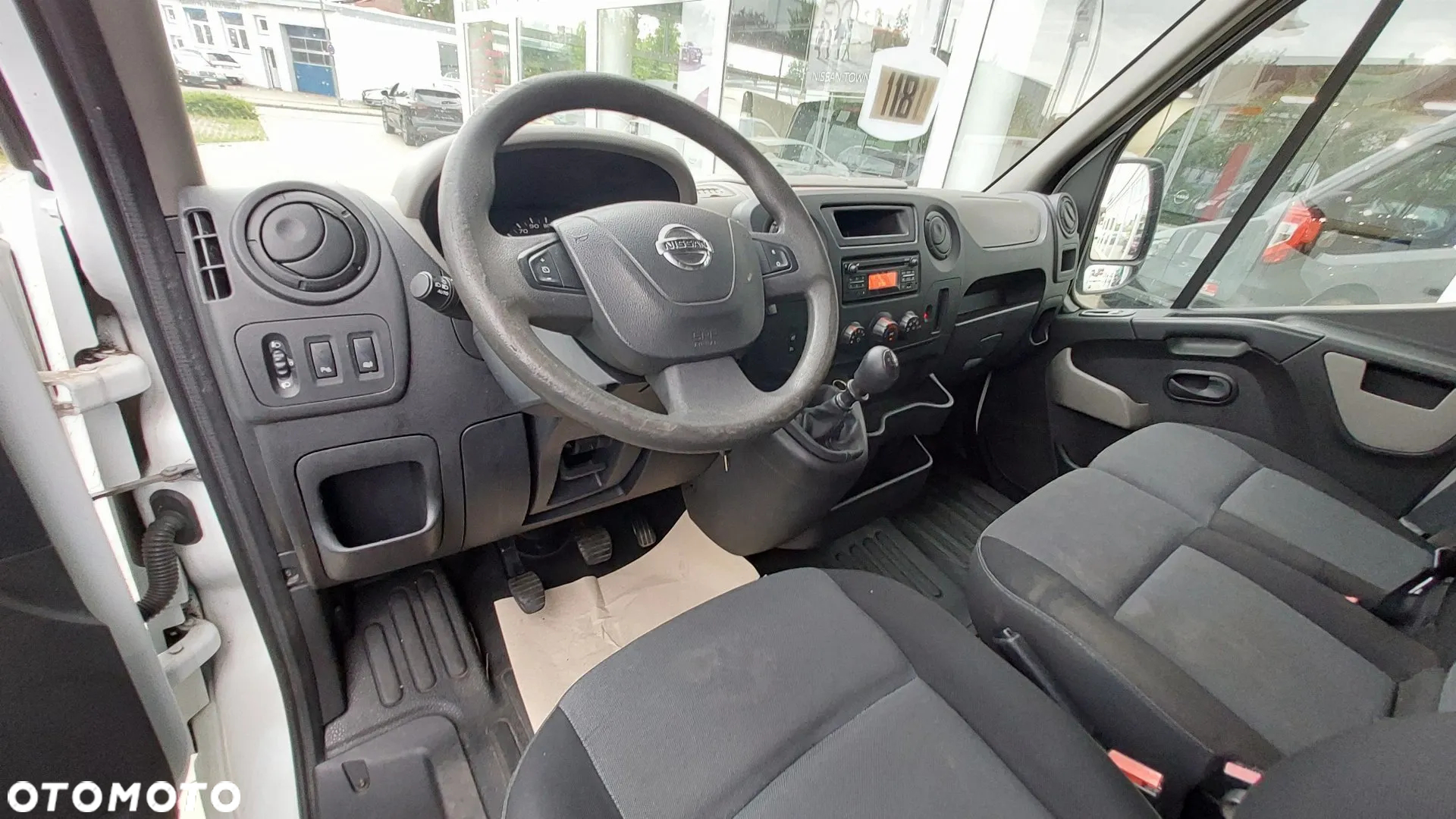Nissan nv 400 - 14