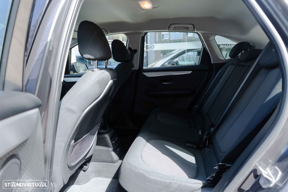 BMW 225xe Active Tourer - 17
